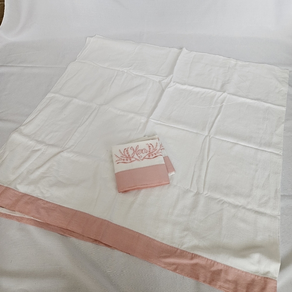 Mid-century pillowcases embroidered with "His" & "Hers" includes flat sheet - Picture 3 of 6